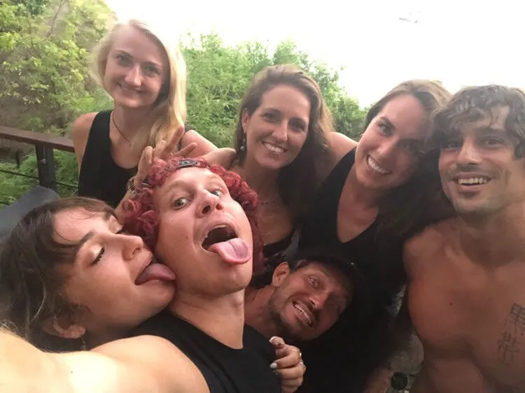 friends group travel