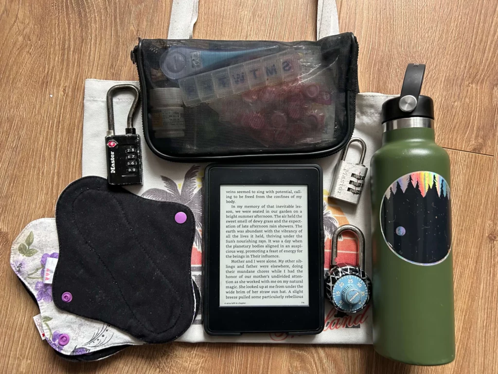 solo female traveler packing list safety items cloth pantyliner 