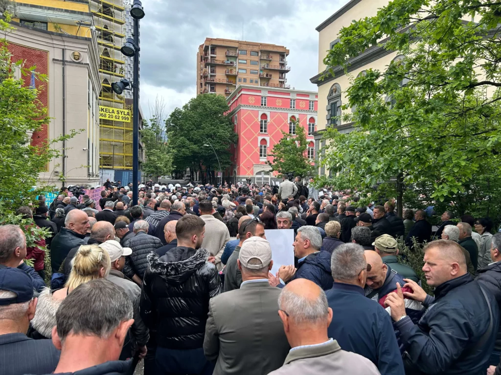 corruption tirana albania